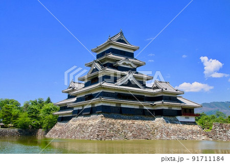 国宝・松本城（長野県・松本市） 91711184