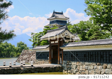 国宝・松本城（長野県・松本市） 91711242