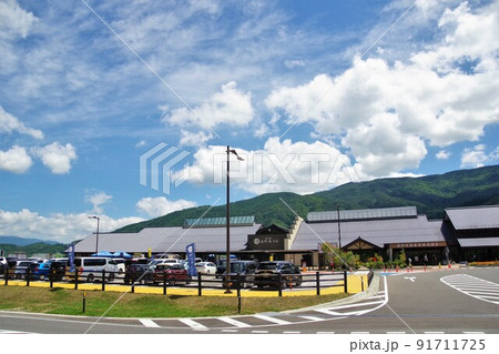 岩手の道の駅　晴れた日の道の駅遠野風の丘　空バック 91711725