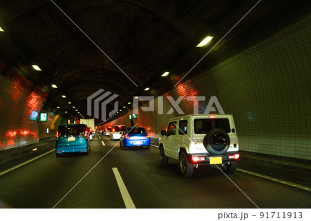 高速道路 トンネル内の渋滞イメージ 高速道路 トンネル内の渋滞イメージ 91711913