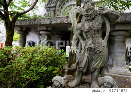 壷阪寺　奈良県 91714675