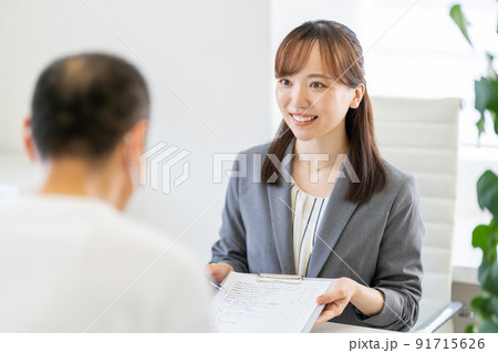 薄毛治療カウンセリング　カウンセラー 91715626