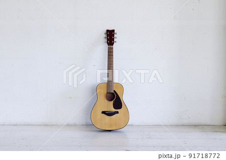 アコースティックギター 91718772