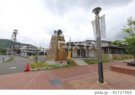 宮城 女川 丸ポストのある風景(道の駅おながわ しあわせの黄色いポスト) 宮城 女川 丸ポストのある風景(道の駅おながわ しあわせの黄色いポスト) 91727369