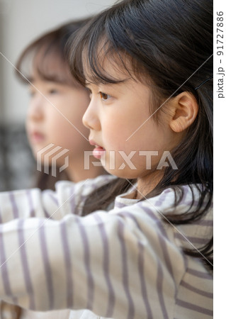 子供 ライフスタイル 二人 91727886