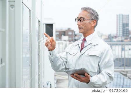 ビジネスマン ミドル 男性作業員 ビジネスマン ミドル 男性作業員 91729166