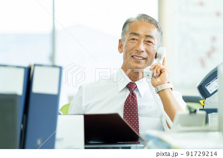 ビジネスマン　シニアの男性 91729214