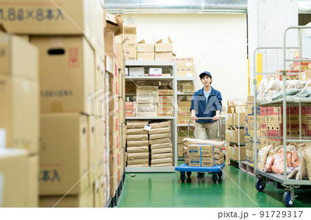 ビジネス　倉庫 91729317