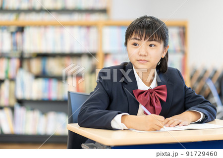 中学生　教室　学校　撮影協力：中央工学校附属日本語学校 91729460