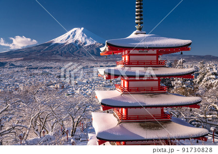 Yamanashi Prefecture》 Mt. Fuji with snow and - Stock