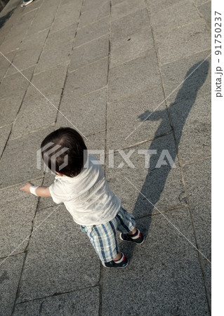 子供の影 子供の影 91750237