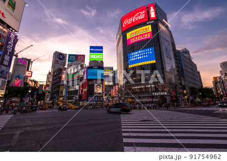 《東京都》渋谷駅前・スクランブル交差点 91754962