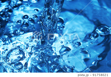 水・水飛沫・波紋・水柱・波紋 91758021