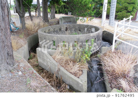長野県の灌漑施設 西天竜幹線水路 円筒分水群「御口33号乙」 特徴的な灌漑施設 長野県の灌漑施設 西天竜幹線水路 円筒分水群「御口33号乙」 特徴的な灌漑施設 91762495