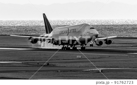 大きな貨物機（Boeing Dream Lifter） 91762723