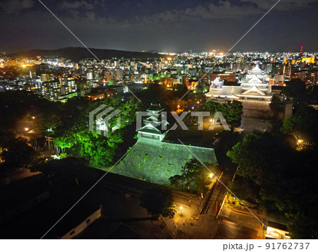 ライトアップされた熊本城の望遠空撮 ライトアップされた熊本城の望遠空撮 91762737
