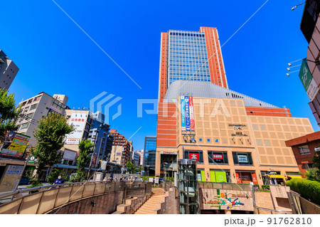 東京　世田谷区の都市風景　三軒茶屋　キャロットタワー 91762810