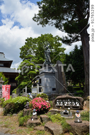 坂東三十三観音三十番札所、高倉観音境内にて 坂東三十三観音三十番札所、高倉観音境内にて 91765299