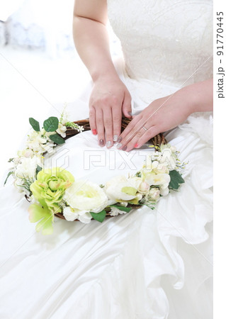 ウエディングイメージ、ウエディングドレスを着てブーケを持つ新婦、結婚式新婦 ウエディングイメージ、ウエディングドレスを着てブーケを持つ新婦、結婚式新婦 91770445