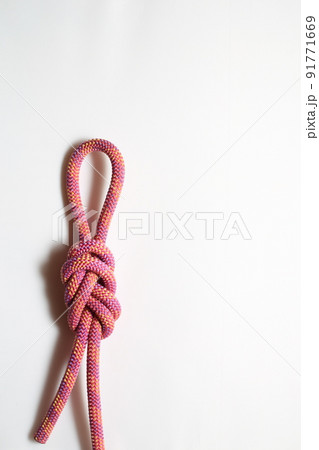 登山とキャンプとアウトドアで活躍する8の字結び 登山とキャンプとアウトドアで活躍する8の字結び 91771669