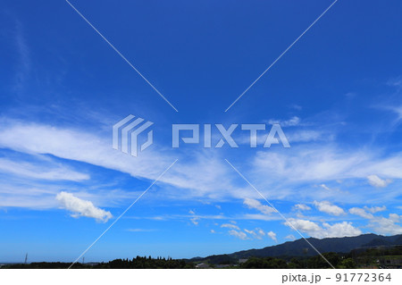 青空　雲　山地 91772364