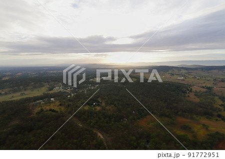 熱気球ツアーで空から見る壮大な景色 91772951