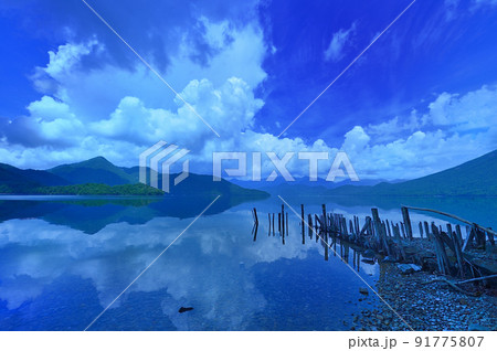 イタリア大使館別荘記念公園側の風景 中禅寺湖 八丁出島(日光市) イタリア大使館別荘記念公園側の風景 中禅寺湖 八丁出島(日光市) 91775807