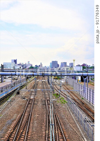 三鷹電車庫跨線橋からの眺め 三鷹電車庫跨線橋からの眺め 91776349