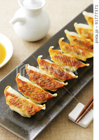 焼き餃子 焼き餃子 91777371