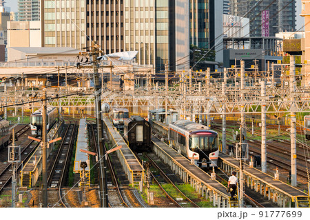 【名古屋車両区】夕暮れ時の列車車庫 91777699