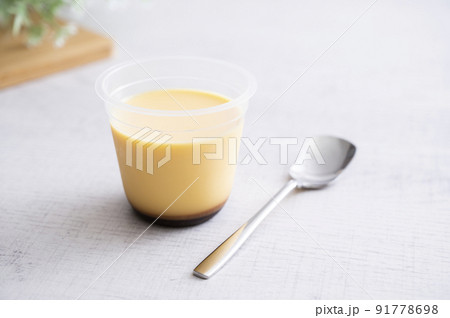 カスタードプリン　カップ入り 91778698