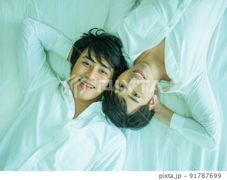 couple lgbtq concept. 91787699