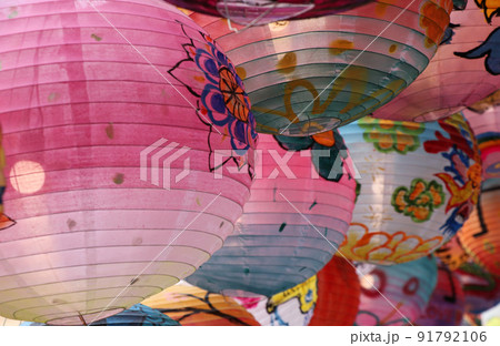 Pink Lanterns theme, crafts hands paint 91792106