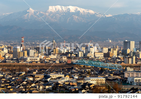 呉羽山から望む立山連峰 呉羽山から望む立山連峰 91792144