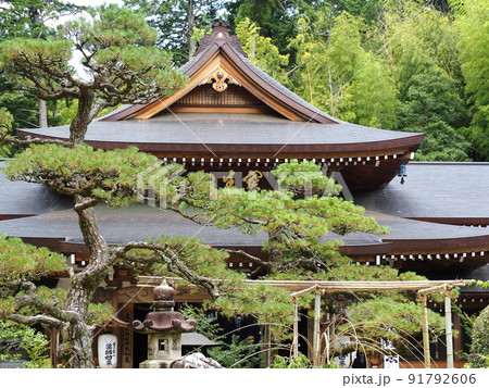 静岡県　油山寺　宝生殿　7月 91792606