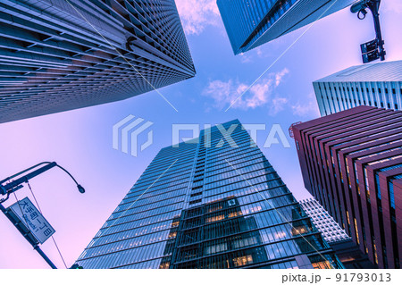 日本の東京都市景観 大手町一丁目からKDDI大手町ビルや大手町のオフィスビル群などを望む=7月8日 日本の東京都市景観 大手町一丁目からKDDI大手町ビルや大手町のオフィスビル群などを望む=7月8日 91793013