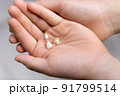 歯が抜けた日本人の子供 91799514