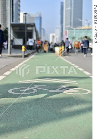 【インドネシア ジャカル夕】自転車専用道路 スディルマン通り 【インドネシア ジャカル夕】自転車専用道路 スディルマン通り 91800842