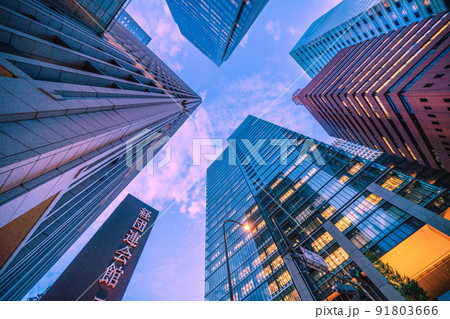 日本の東京都市景観　大手町一丁目から経団連会館や大手町のオフィスビル群などを望む＝7月8日 91803666