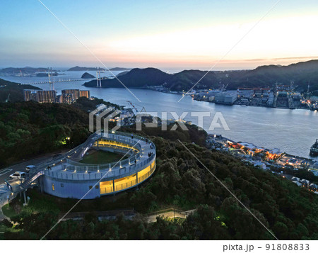 リニューアルなった鍋冠山展望台の上空から夕景空撮 リニューアルなった鍋冠山展望台の上空から夕景空撮 91808833