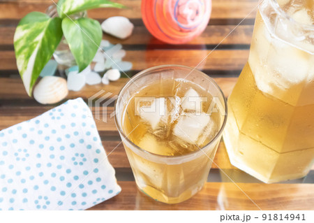 麦茶で水分補給 91814941