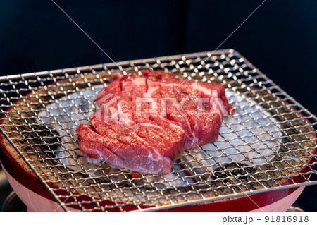 七輪（備長炭）で焼く「ステーキ」　オーストラリア産牛肉肩ロースポンドステーキ 91816918