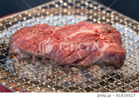 七輪(備長炭)で焼く「ステーキ」 オーストラリア産牛肉肩ロースポンドステーキ 七輪(備長炭)で焼く「ステーキ」 オーストラリア産牛肉肩ロースポンドステーキ 91816927