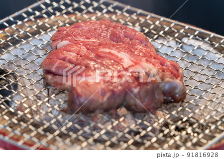 七輪（備長炭）で焼く「ステーキ」　オーストラリア産牛肉肩ロースポンドステーキ 91816928