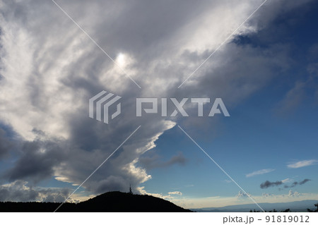 雲がせまる伊勢志摩スカイライン山頂広場 雲がせまる伊勢志摩スカイライン山頂広場 91819012