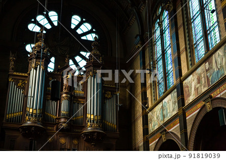 オランダ アムステルダムの聖ニコラス教会の聖堂内 オランダ アムステルダムの聖ニコラス教会の聖堂内 91819039