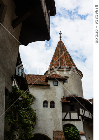 ルーマニア　トランシルヴァニア地方にあるドラキュラ城のモデルになったブラン城 91819638