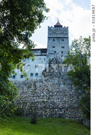 ルーマニア　トランシルヴァニア地方にあるドラキュラ城のモデルになったブラン城 91819697