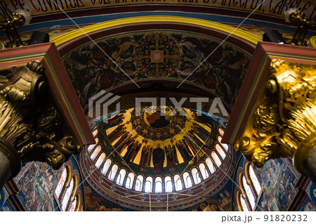 ルーマニア トランシルヴァニア地方のシビウの歴史地区にあるホーリー・トリニティ大聖堂の聖堂内 ルーマニア トランシルヴァニア地方のシビウの歴史地区にあるホーリー・トリニティ大聖堂の聖堂内 91820232