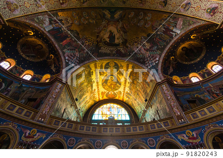 ルーマニア トランシルヴァニア地方のシビウの歴史地区にあるホーリー・トリニティ大聖堂の聖堂内 ルーマニア トランシルヴァニア地方のシビウの歴史地区にあるホーリー・トリニティ大聖堂の聖堂内 91820243